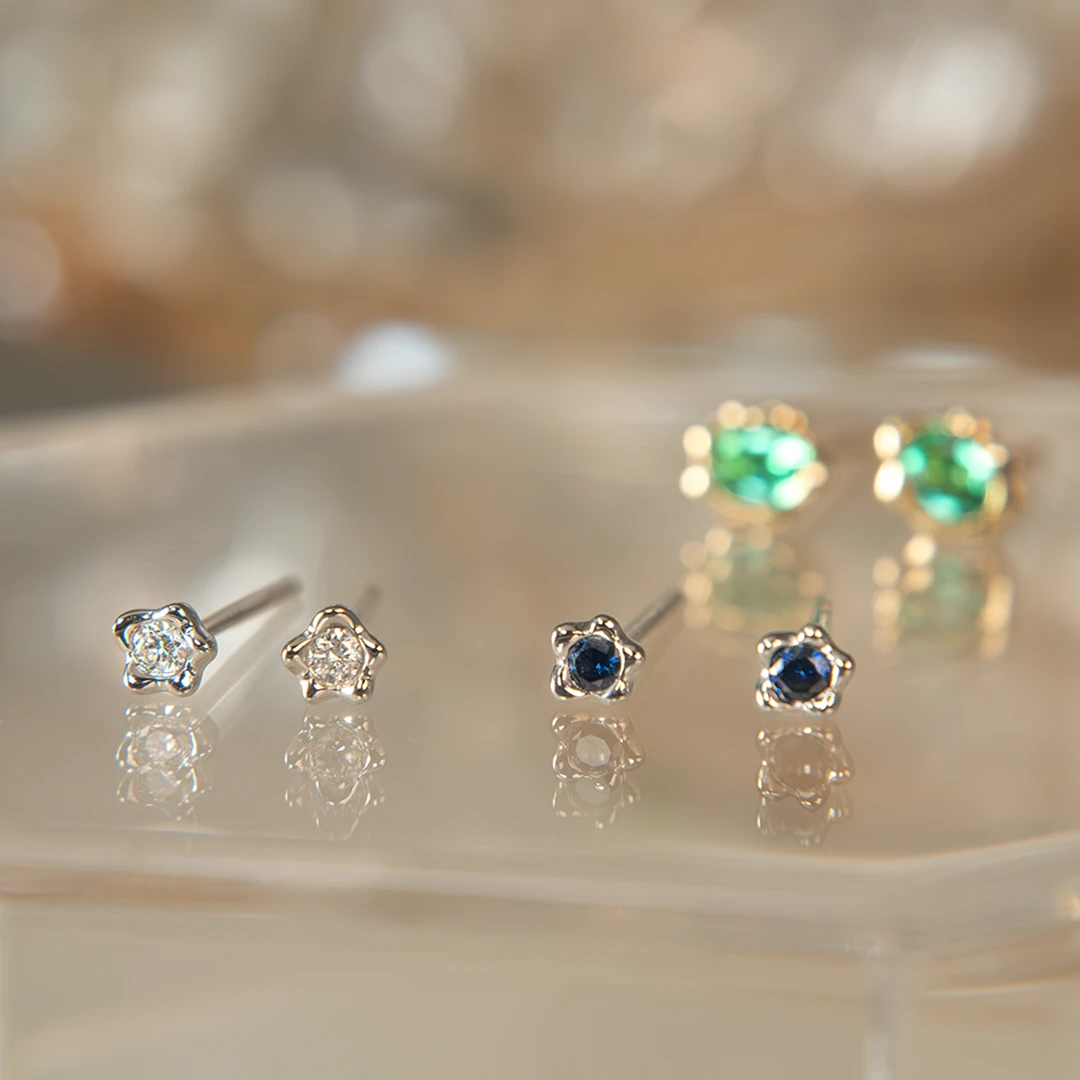Mini melted gold blue sapphire studs